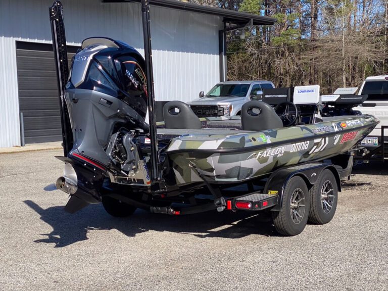 Displaying Boat Wrap Designs With High-Quality Imagery