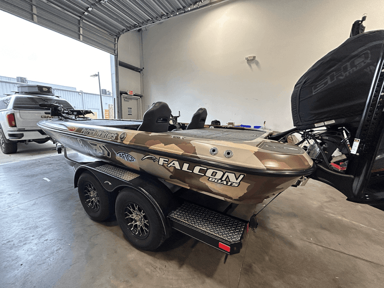 Displaying Vibrant Boat Wrap Colors